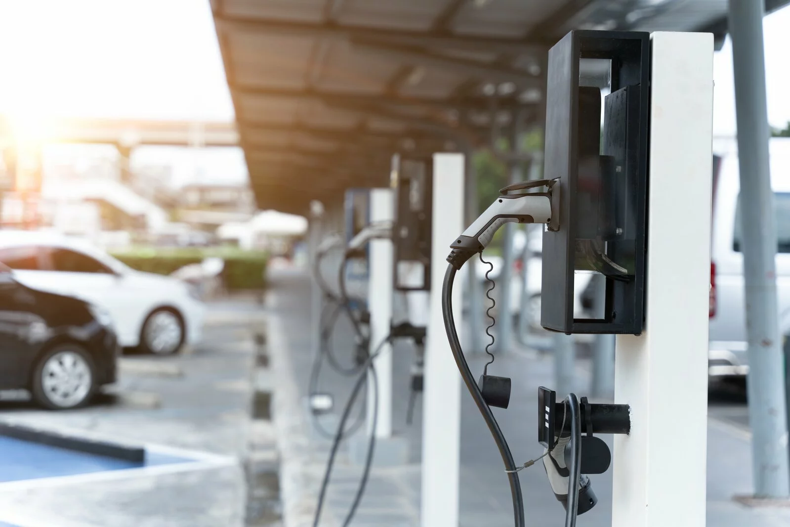  2023/09/Electric-car-on-electric-car-charging-station-shutterstock_2182997921.jpg 